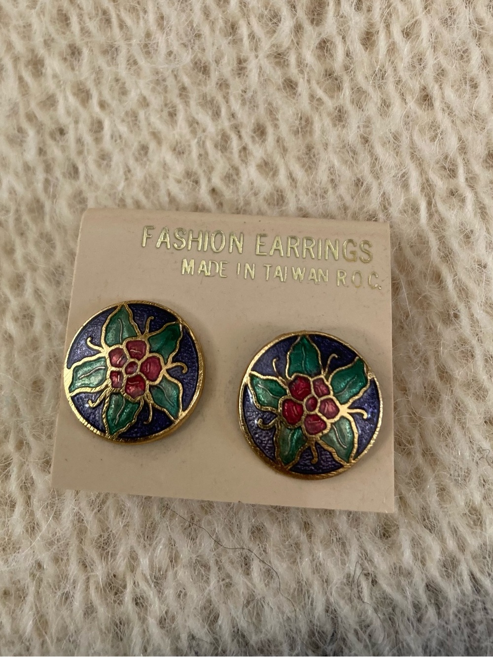 Poinsettia Enamel Studs Gold-Tone Vintage Festive Stud Earrings Costume Estate